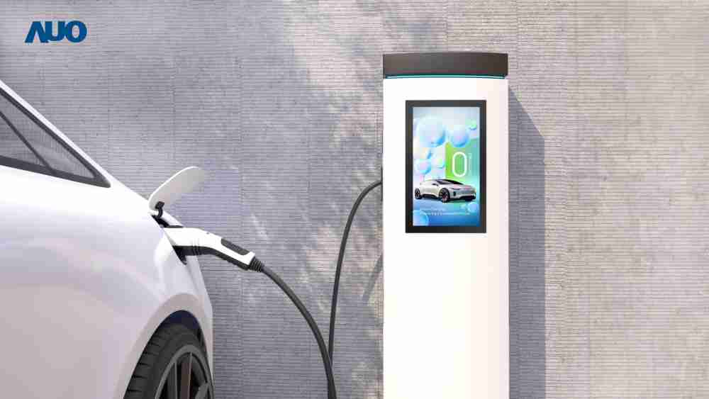 友達〝EVSE車用充電樁解決方案〞專為電動汽車充電樁設計，，，，具有高亮度、、、克服戶外艱難環境的耐溫、、、耐紫外線等特性，，，，並搭載散熱性及擴充性強的高效能工業電腦，，，可實現人機互動訴求，，，如資訊顯示、、支付等應用